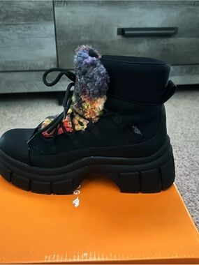 Rocket Dog Black Platform Ankle Boot with Multicolor Faux-Fur Collar